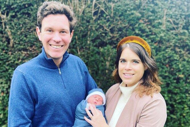 Британская королевская семья рассекретила имя новорожденного малыша
