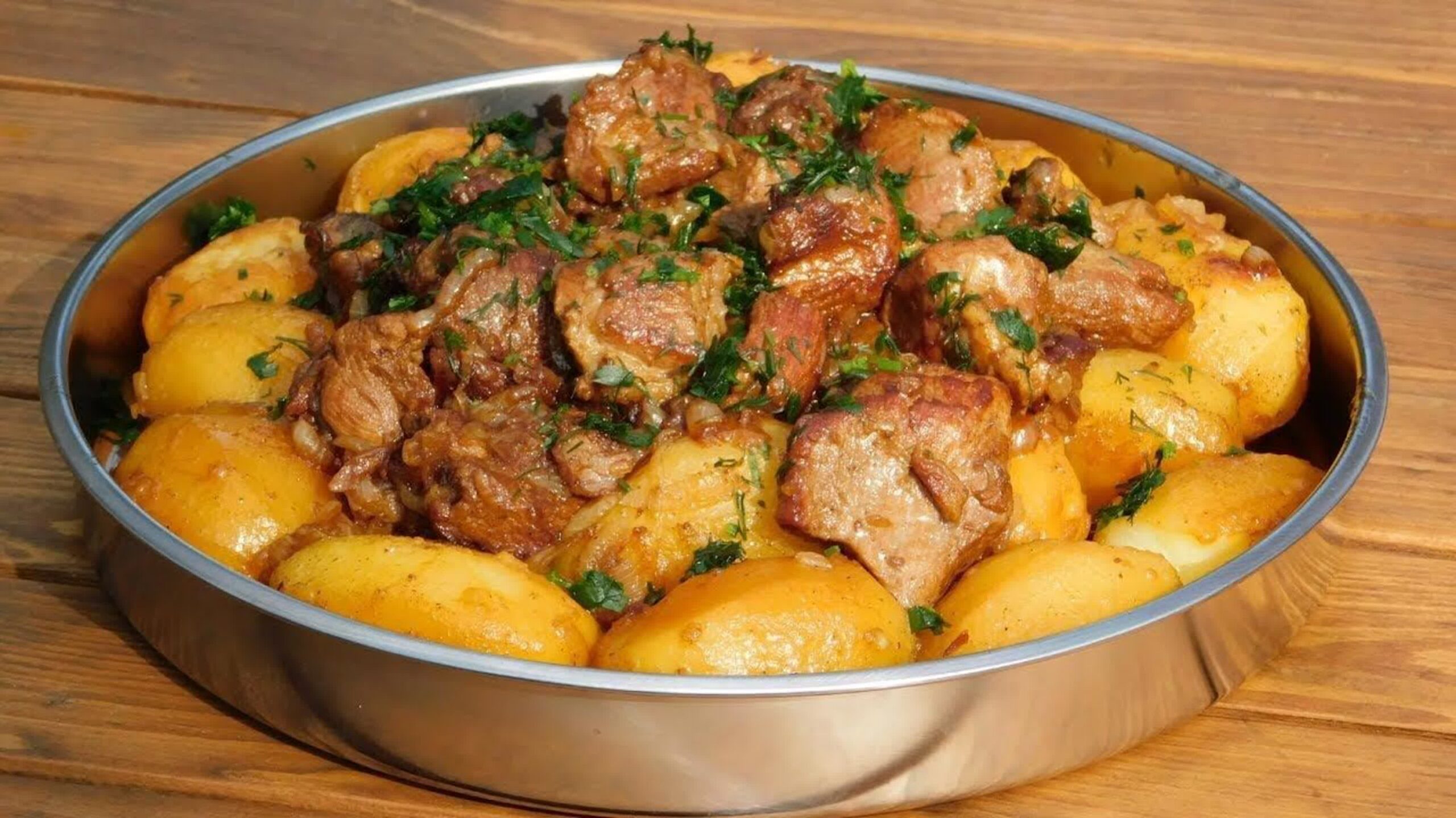 Рецепт тушеная картошка с мясом на сковороде рецепт с фото