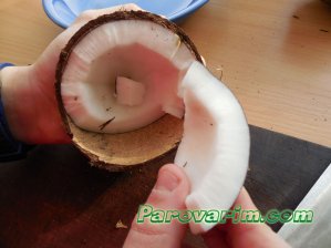 Большой кусок мякоти кокоса
